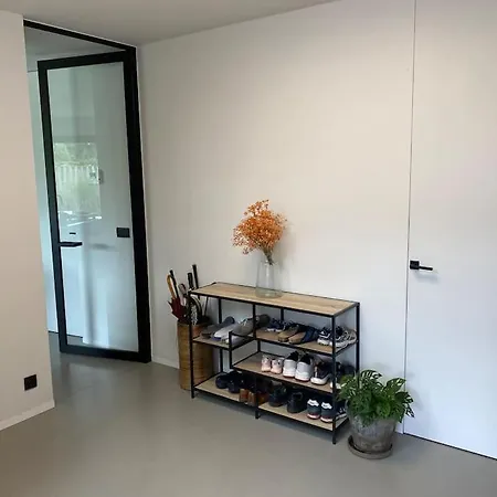 Modern Spatious House Near Villa *